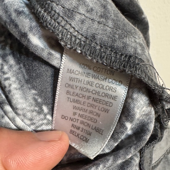 Kim Rogers Black and Gray Patterned Top - Picture 3 of 4